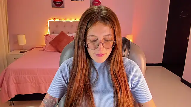 Emily Warren  online show from March 27, 8:30 pm