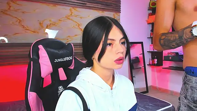 Cloe roouse online show from April 15, 8:09 pm