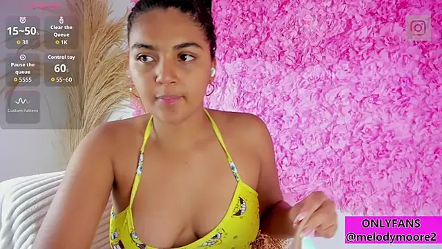 Snapshot of Melodymoore_ chatting on November 15, 9:11 pm Melodymoore online show from November 15, 9:11 pm