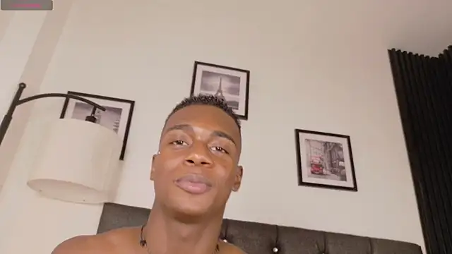 Snapshot of noah_johes chatting on July 30, 4:33 am noah johes online show from July 30, 4:33 am