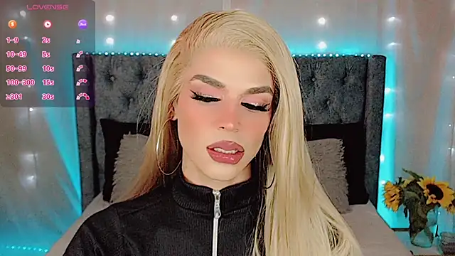 Dalila moan online show from March 22, 10:15 pm