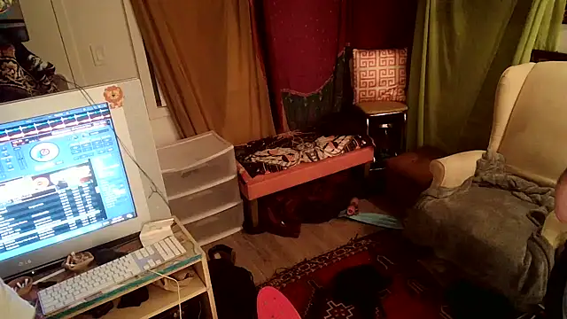 Snapshot of Foxxyhoneypott chatting on March 15, 12:34 pm Foxxyhoneypott online show from March 15, 12:34 pm