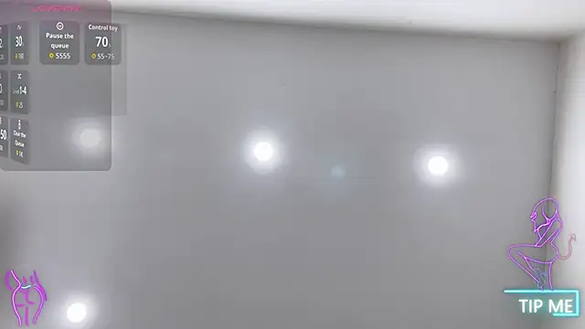 Snapshot of shishi_101 chatting on October 6, 8:45 am shishi 101 online show from October 6, 8:45 am