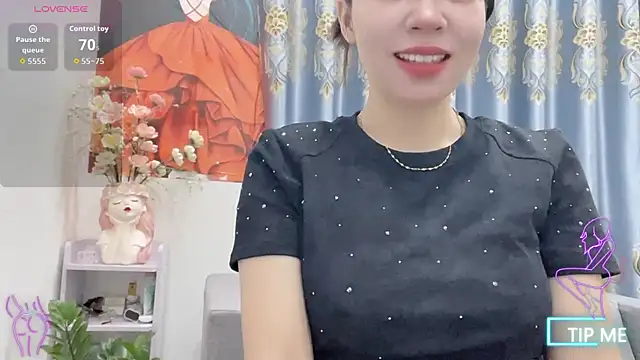 Snapshot of shishi_101 chatting on October 27, 1:42 am shishi 101 online show from October 27, 1:42 am