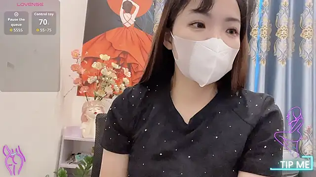 Snapshot of shishi_101 chatting on November 3, 2:13 am shishi 101 online show from November 3, 2:13 am