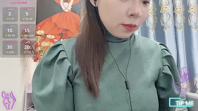 Snapshot of shishi_101 chatting on December 15, 2:05 am shishi 101 online show from December 15, 2:05 am