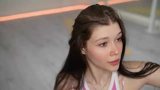 Kelly Ember online show from March 8, 8:55 am