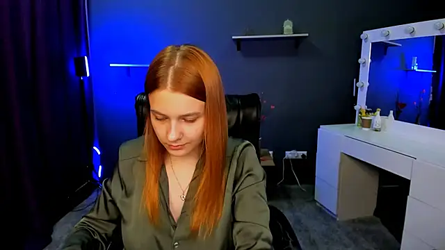 Snapshot of doll_vey chatting on March 6, 1:14 pm doll vey online show from March 6, 1:14 pm