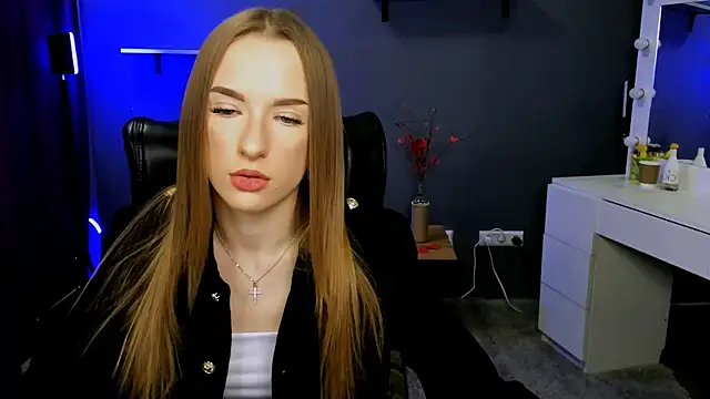 Snapshot of doll_vey chatting on March 6, 4:17 pm doll vey online show from March 6, 4:17 pm