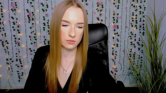 Snapshot of doll_vey chatting on March 7, 3:39 pm doll vey online show from March 7, 3:39 pm