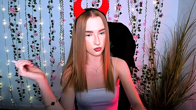 Snapshot of doll_vey chatting on September 13, 7:02 pm doll vey online show from September 13, 7:02 pm