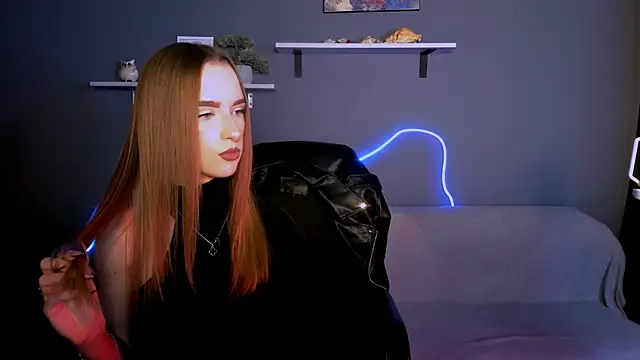 Snapshot of doll_vey chatting on October 12, 7:02 pm doll vey online show from October 12, 7:02 pm