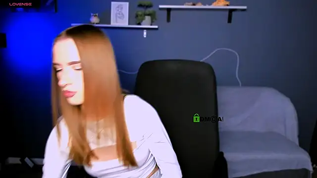 Snapshot of doll_vey chatting on October 19, 7:14 pm doll vey online show from October 19, 7:14 pm