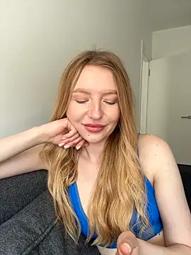 Snapshot of EvaBrooklyn chatting on March 9, 9:46 am EvaBrooklyn online show from March 9, 9:46 am