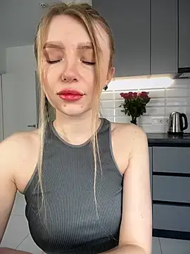 Snapshot of EvaBrooklyn chatting on March 10, 6:16 am EvaBrooklyn online show from March 10, 6:16 am