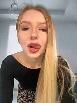 Snapshot of EvaBrooklyn chatting on March 13, 11:41 am EvaBrooklyn online show from March 13, 11:41 am