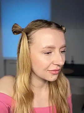 Snapshot of EvaBrooklyn chatting on March 17, 3:29 pm EvaBrooklyn online show from March 17, 3:29 pm