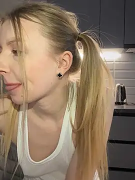 Snapshot of EvaBrooklyn chatting on March 21, 3:57 pm EvaBrooklyn online show from March 21, 3:57 pm