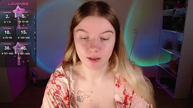 Strawberry juli online show from September 16, 9:10 am