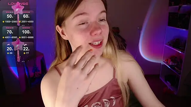 Strawberry juli online show from September 22, 7:43 am