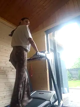 zoeylarkens online show from October 6, 2:47 pm