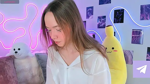 Dreamy Polly online show from March 16, 7:06 pm