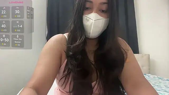 Snapshot of oviyakalra chatting on December 16, 3:00 am oviyakalra online show from December 16, 3:00 am