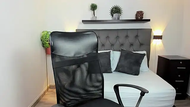 dulce victoriaa  online show from March 15, 6:54 pm