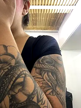 Snapshot of Madisson-Rivas chatting on November 3, 8:32 pm Madisson-Rivas online show from November 3, 8:32 pm