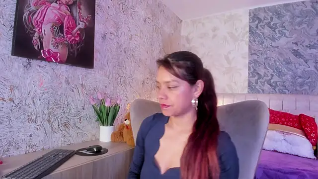 Arianaa collins online show from December 20, 12:01 pm