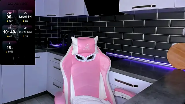 Snapshot of ShaiyaMinn3 chatting on October 11, 6:06 pm ShaiyaMinn3 online show from October 11, 6:06 pm