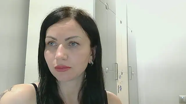 MystaLuuna online show from March 7, 5:06 pm