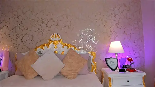 ScarlettWallace online show from October 17, 10:23 pm