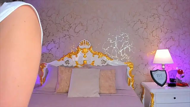 ScarlettWallace online show from October 31, 9:16 pm