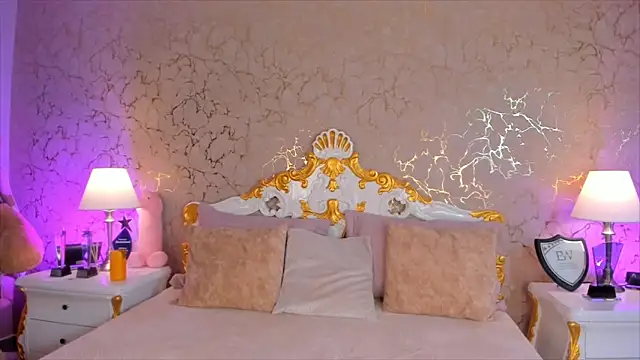 ScarlettWallace online show from November 25, 3:01 pm