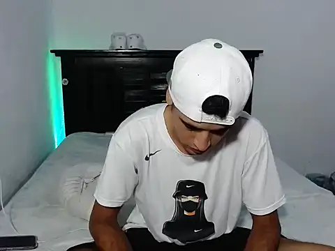 abrahamm 256 online show from February 6, 10:02 pm