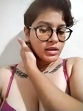 Snapshot of vickpxx chatting on September 14, 4:11 am vickpxx online show from September 14, 4:11 am