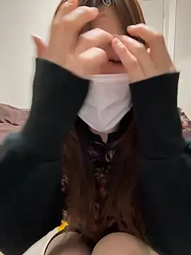 Snapshot of daiyo_kai_Gutara chatting on April 1, 1:34 pm daiyo kai Gutara online show from April 1, 1:34 pm