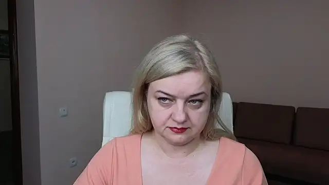Snapshot of Mary_Mist chatting on March 4, 5:32 am Mary Mist online show from March 4, 5:32 am