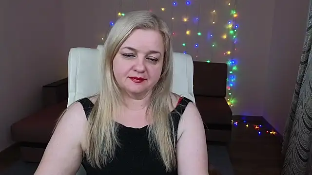 Snapshot of Mary_Mist chatting on March 5, 9:26 pm Mary Mist online show from March 5, 9:26 pm