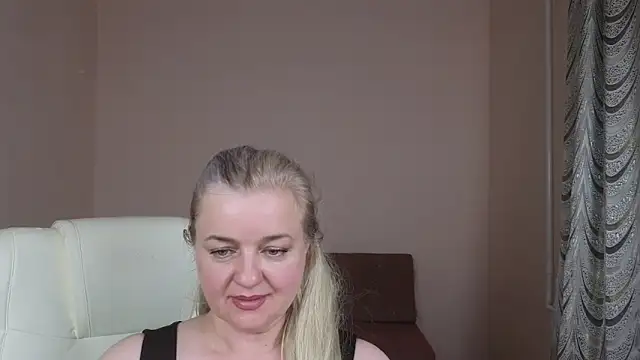 Snapshot of Mary_Mist chatting on March 22, 9:31 pm Mary Mist online show from March 22, 9:31 pm