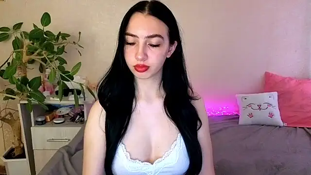 WildKittenX  online show from May 26, 4:08 am