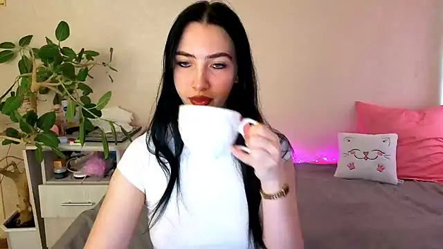 WildKittenX  online show from May 27, 4:09 am