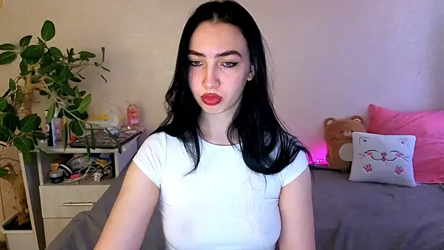 WildKittenX  online show from June 5, 4:08 am