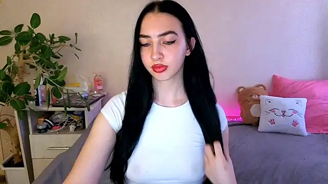 WildKittenX  online show from June 5, 6:52 am