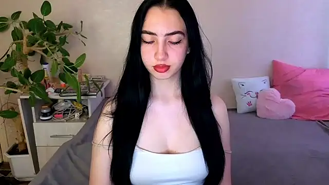 WildKittenX  online show from June 16, 4:15 am