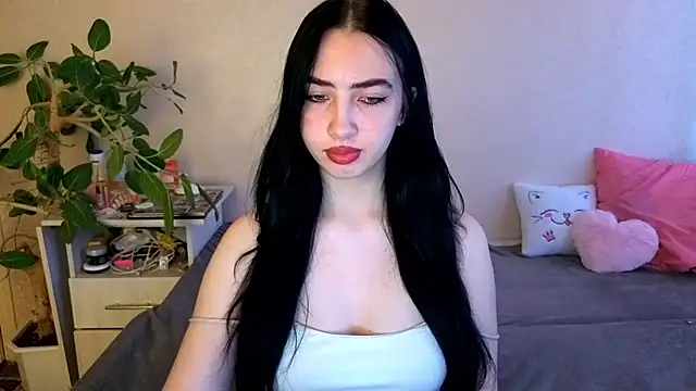 WildKittenX  online show from June 18, 4:02 am