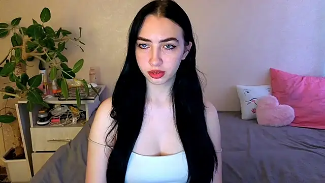 WildKittenX  online show from June 19, 4:06 am