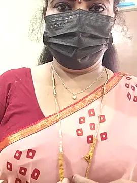 Snapshot of abinaya26 chatting on October 3, 8:00 am abinaya26 online show from October 3, 8:00 am