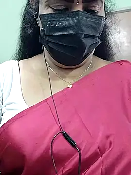 Snapshot of abinaya26 chatting on October 6, 6:00 am abinaya26 online show from October 6, 6:00 am